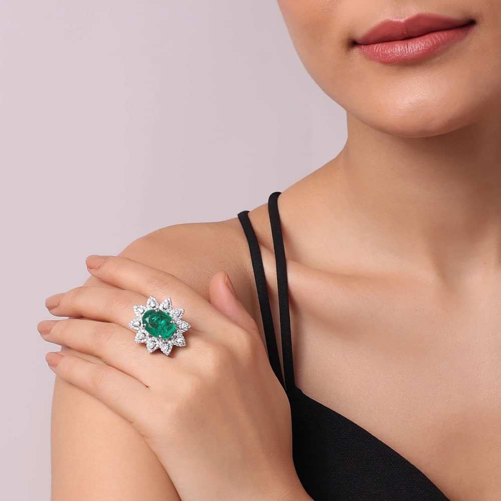92.5 Sterling Silver Floral Ring Embedded with Green Emerald