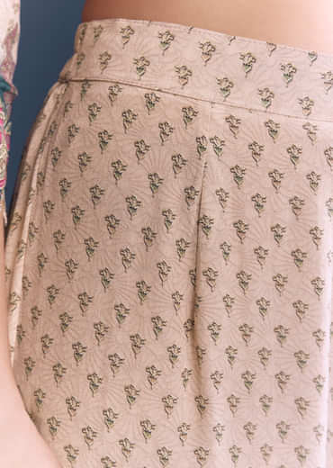 Baby Pink Crepe Kurta Set With Indie Print And Zari Work