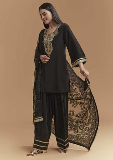 Black Crepe Kurta Set With Zardosi And Gota Work