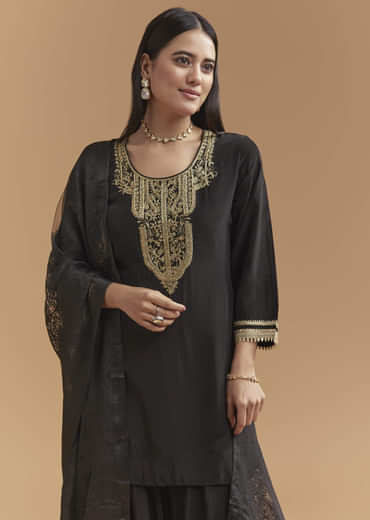 Black Crepe Kurta Set With Zardosi And Gota Work