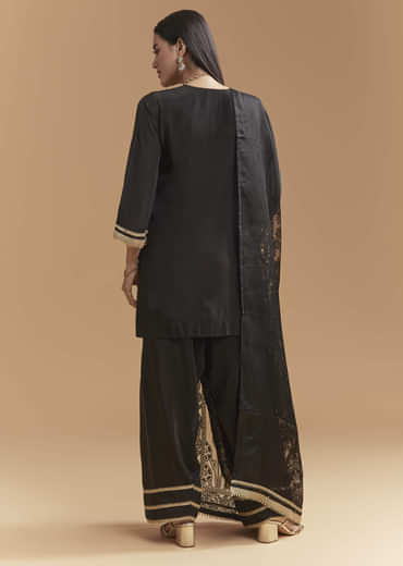 Black Crepe Kurta Set With Zardosi And Gota Work