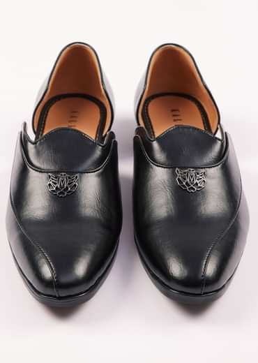 Black Glossy Juttis For Men