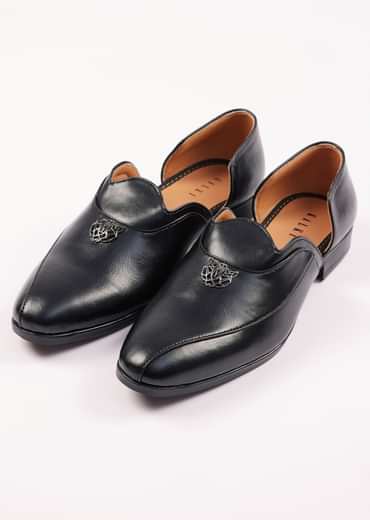 Black Glossy Juttis For Men