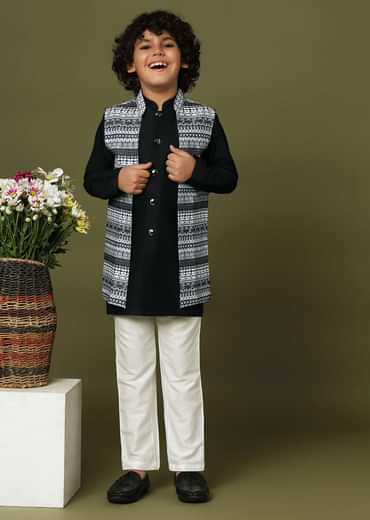 Black Jacket Kurta Set In Silk With White Digital Print