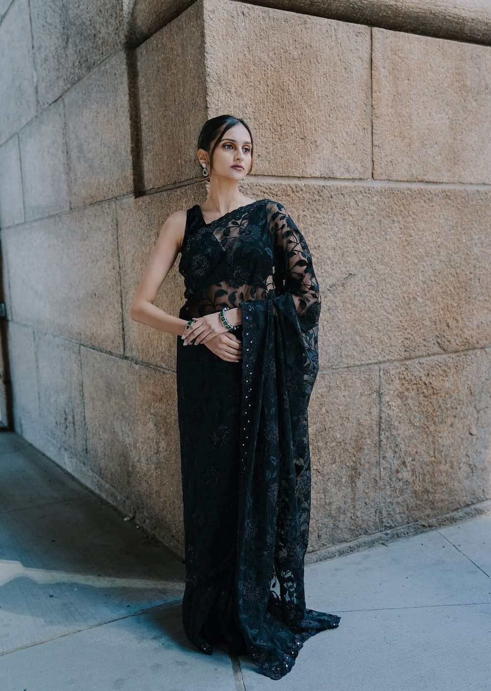 Black Net Saree With Floral Threadwork And Unstitched Blouse Piece