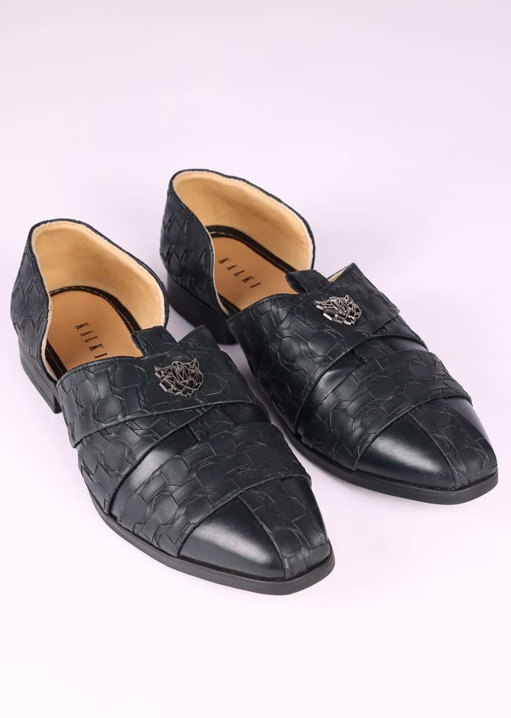 Black Vegan Leather Jutti With Criss Cross Design