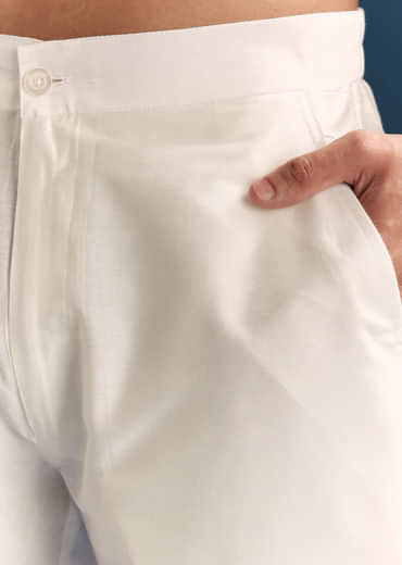 Blue Silk Textured Kurta Set For Men With Embroidery