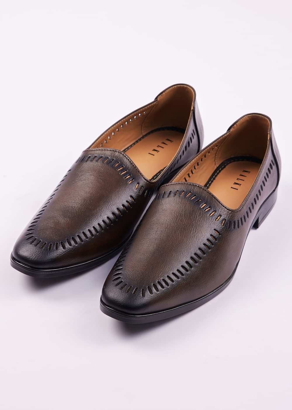 Brown Ethnic Juttis For Men