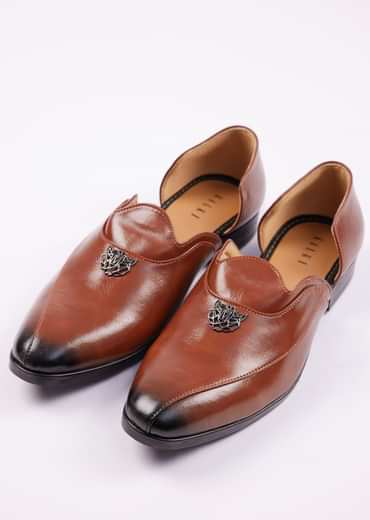 Brown Glossy Juttis For Men