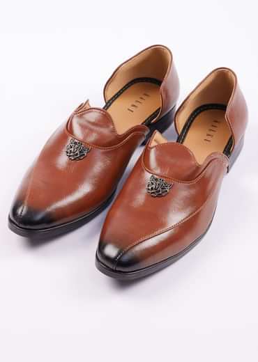 Brown Glossy Juttis For Men