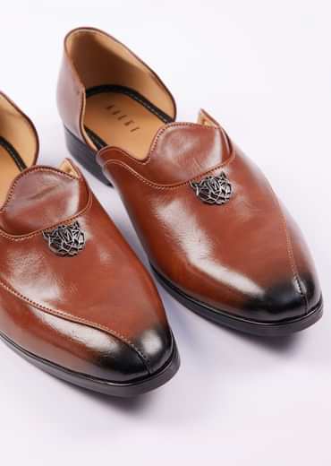 Brown Glossy Juttis For Men