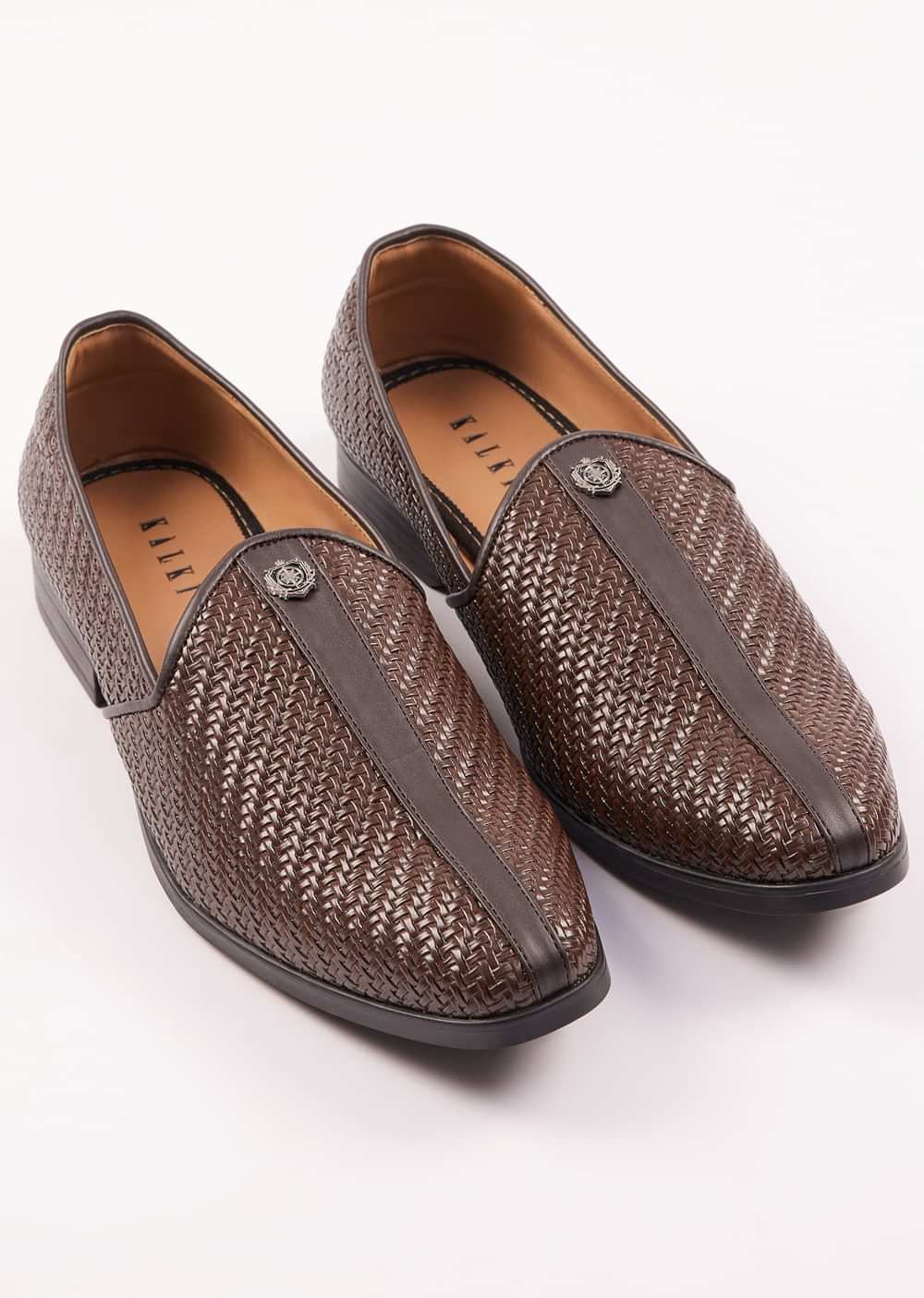 Brown Textured Juttis For Men