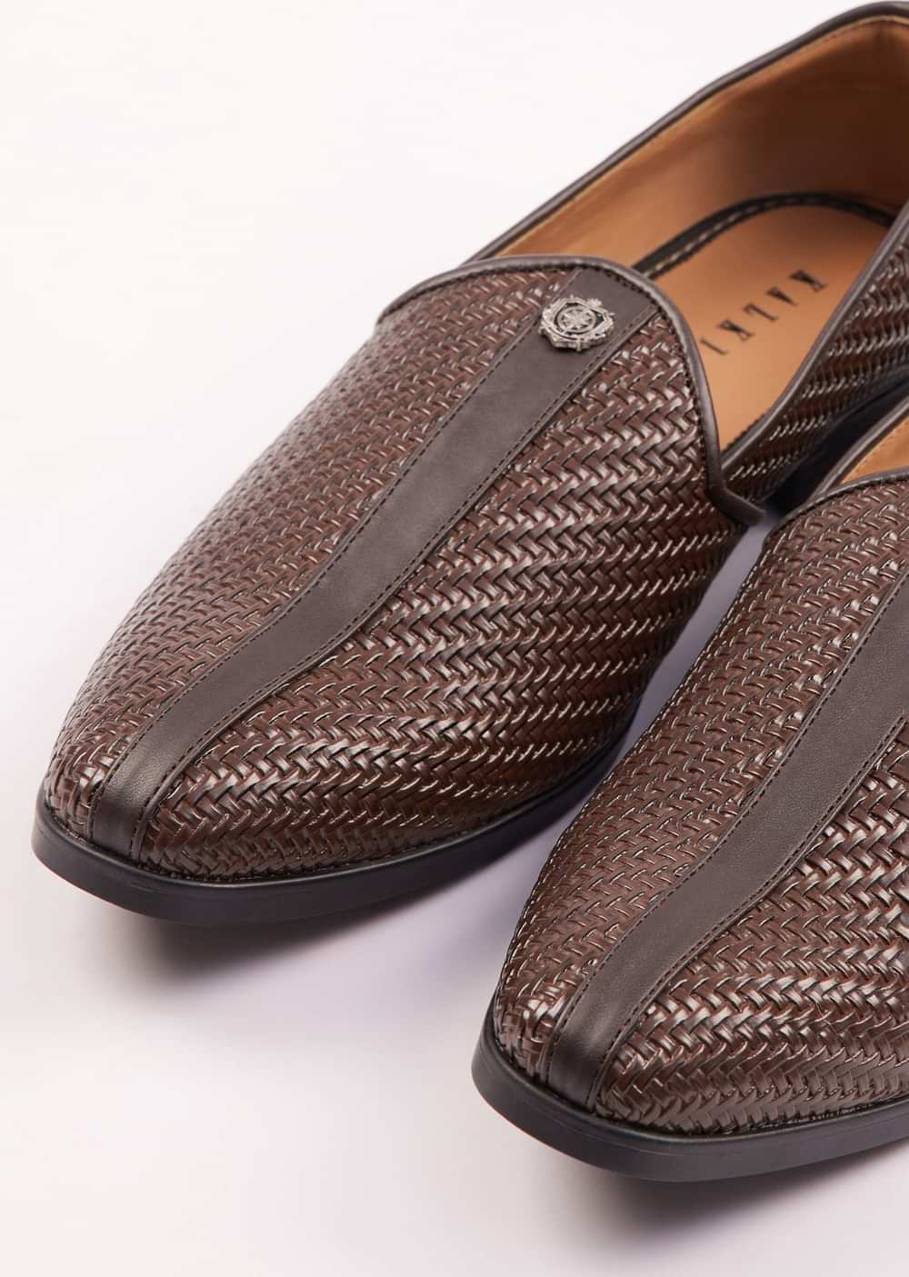 Brown Textured Juttis For Men