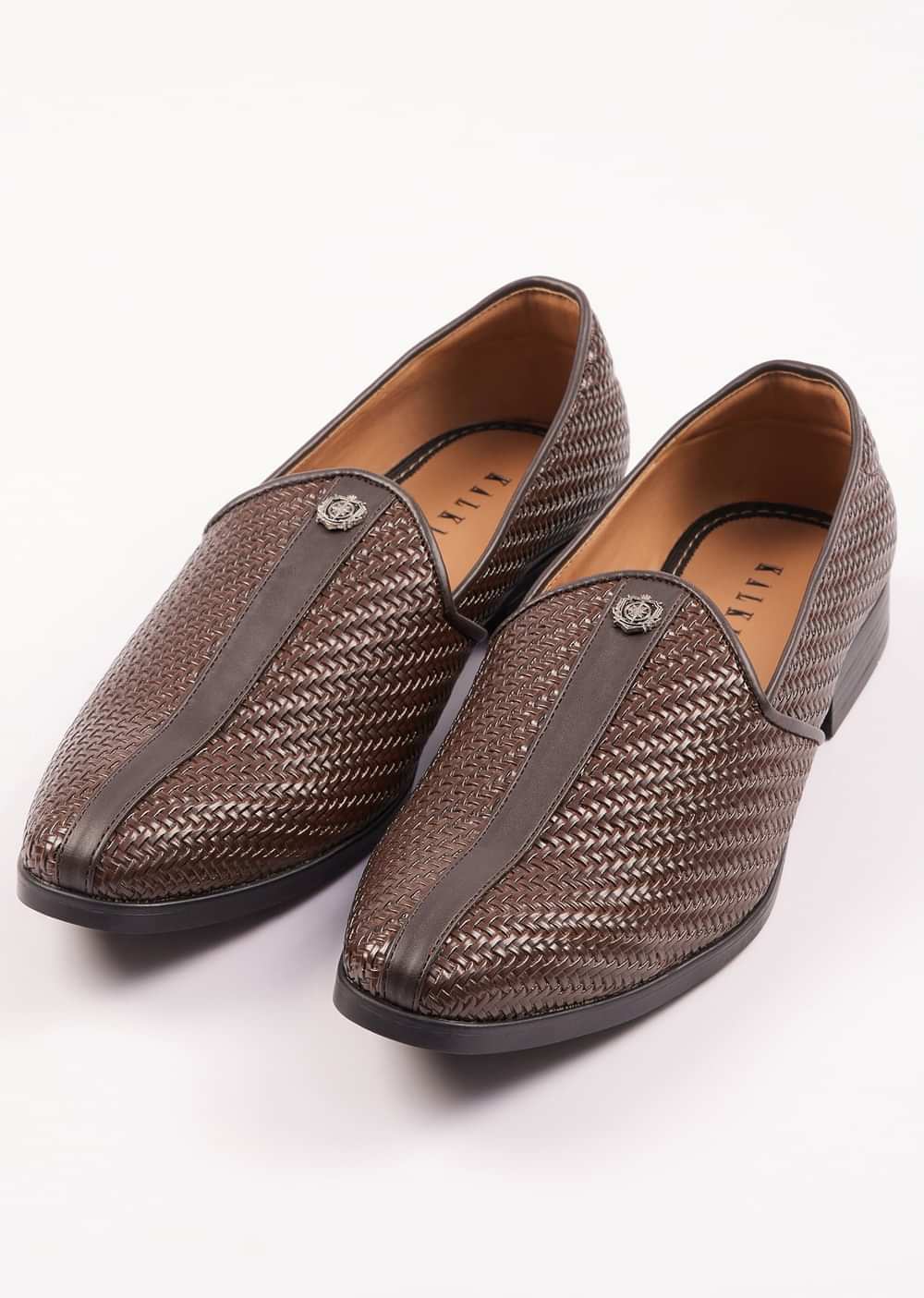 Brown Textured Juttis For Men