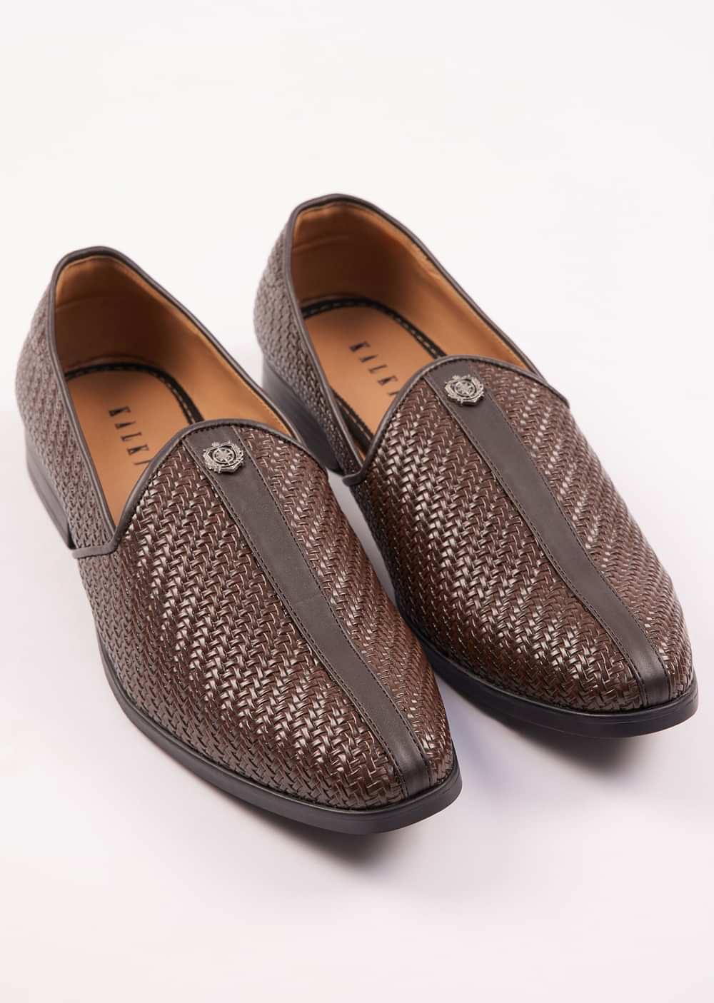 Brown Textured Juttis For Men