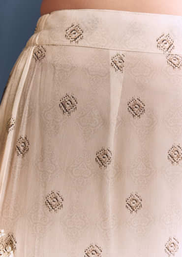 Cream Crepe Kurta Set With Indie Print And Floral Print Dupatta