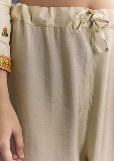 Cream Silk Kurta Set With Delicate Resham Work