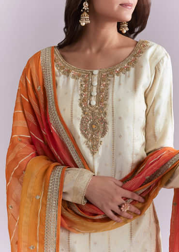 Cream Tissue Kurta Set With Embroidery And Two Tone Dupatta