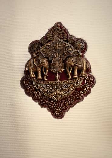 Cream Kurta Jodhpuri Set With Velvet Patch Work Broach