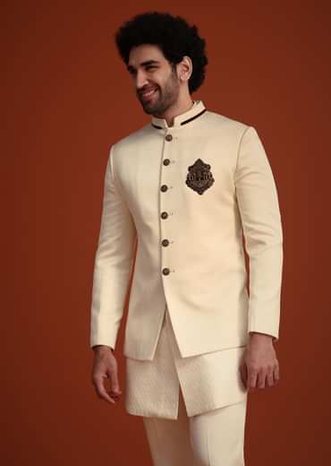 Cream Kurta Jodhpuri Set With Velvet Patch Work Broach