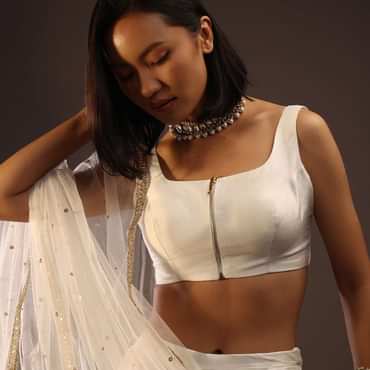 Egret White Sleeveless Blouse With A Scoop Neckline