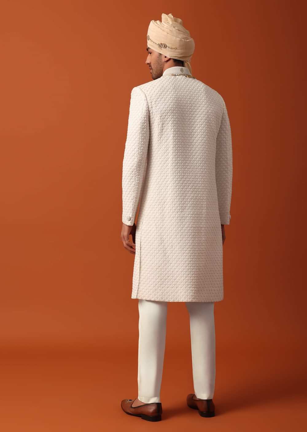 Exquisite White Silk Sherwani Set With Intricate Embroidery