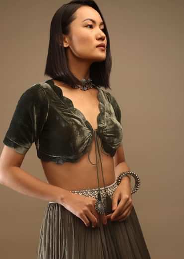 Forest Night Velvet Blouse In A Scalloped Neckline With A Tie-Up Tassel Dori
