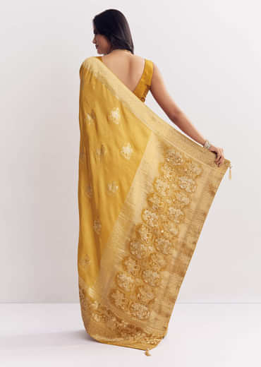 Georgette Saree With All Over Butti Woven Design
