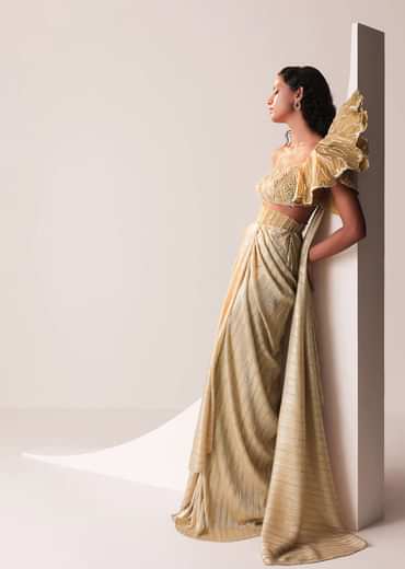 Glam Gold Gown In Knit Strechable Fabric With Embroidery