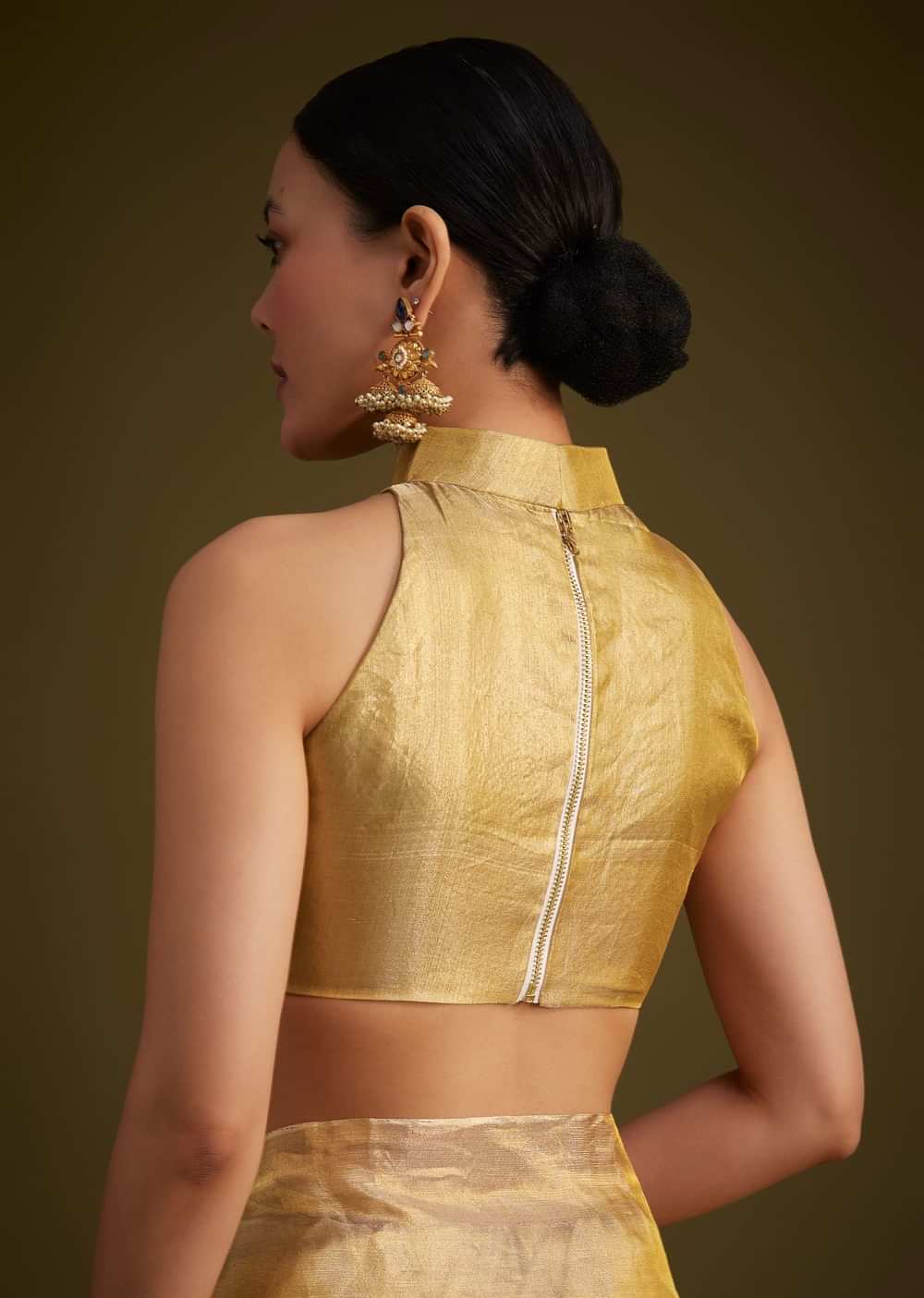 Gold Kanjivaram Silk Saree With Contrast Border And Pallu