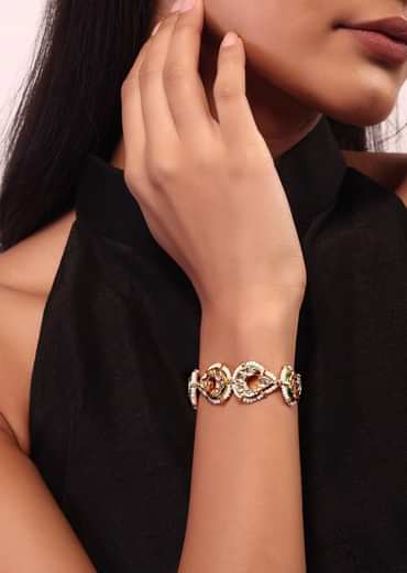 Gold Toned Kundan And Pearl Bracelet