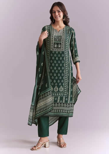 Green Crepe Kurta Set With Indie Print And Moti Detail