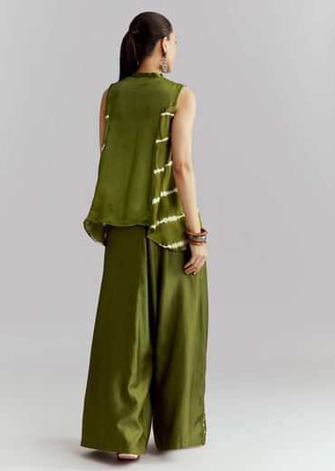 Green Satin Indo Western Set With Bandhani And Leheriya Print