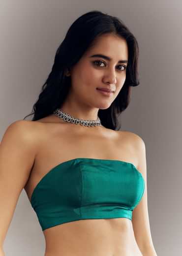 Green Shaded Tissue Saree With Cutdana Sequins And Beads Embroidery And Scallop Border