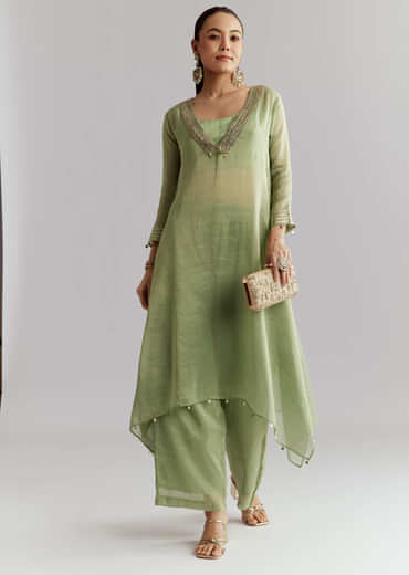 Green Tissue Kurta Set With Intricate Embroidery