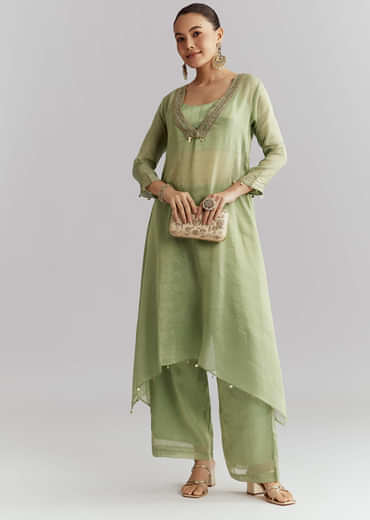 Green Tissue Kurta Set With Intricate Embroidery