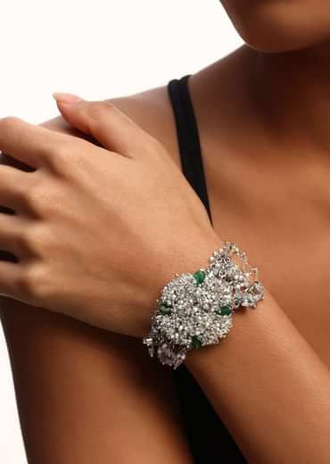 Green And Silver Handcrafted Necklace Set In Mix Metal