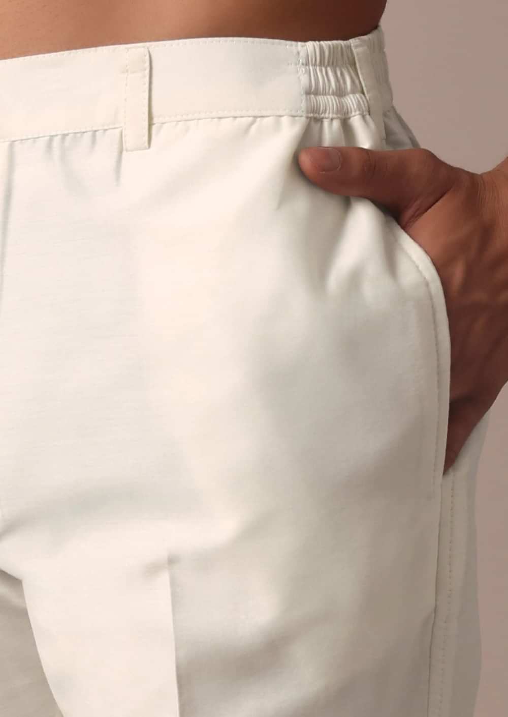 Green Kurta Set With Intricate Thread Work