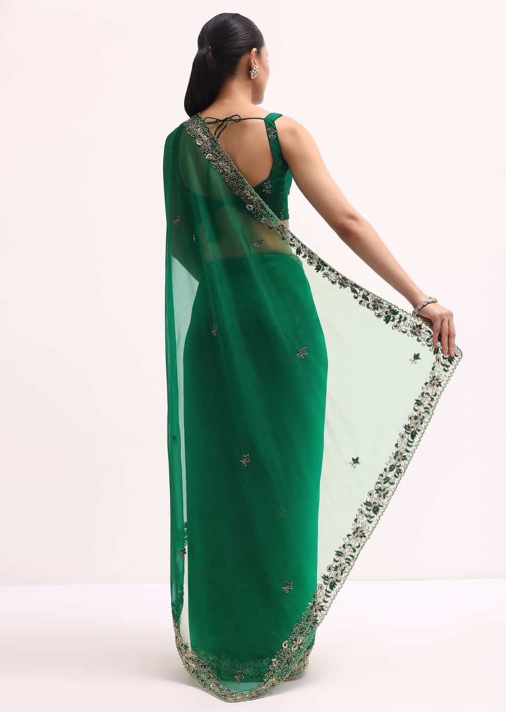 Green Scallop Border Organza Saree With Unstitched Blouse
