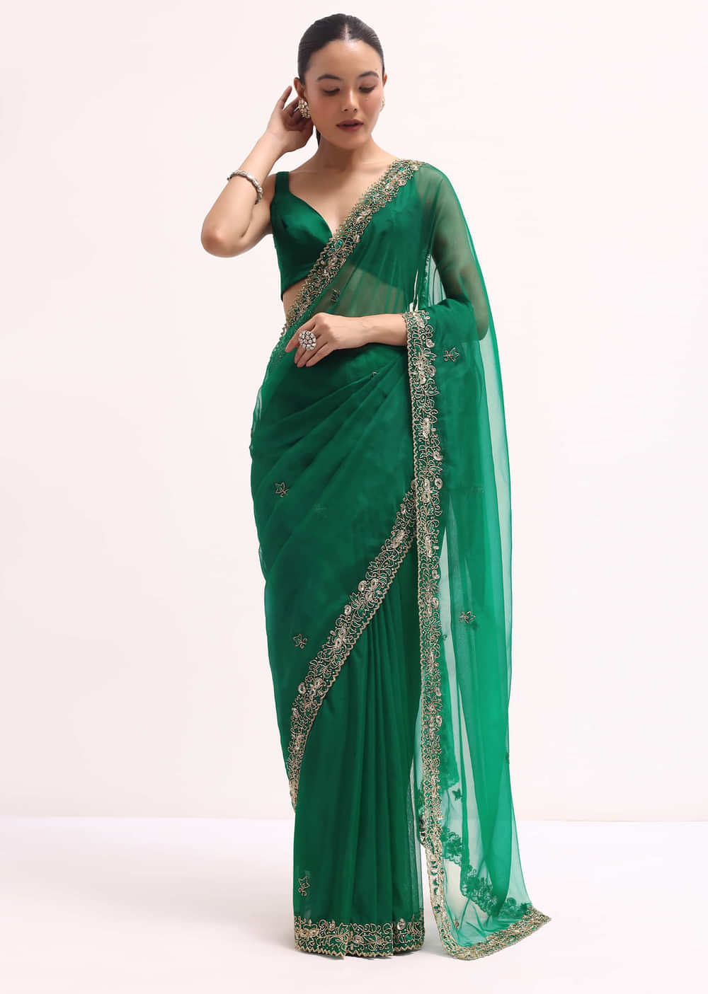 Green Scallop Border Organza Saree With Unstitched Blouse