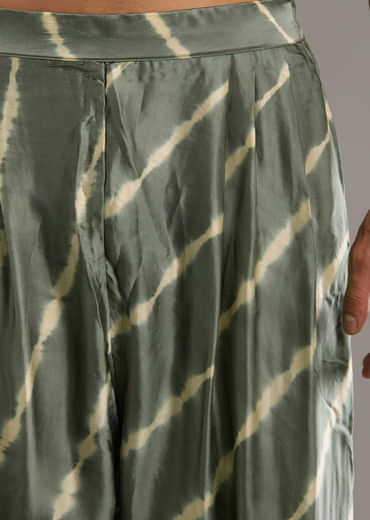 Grey Silk Kurta Set For Men With Hand Dyed Leheriya Print