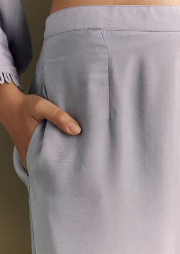 Grey Solid Kurta Pant Set With Pink Beaded Neckpiece