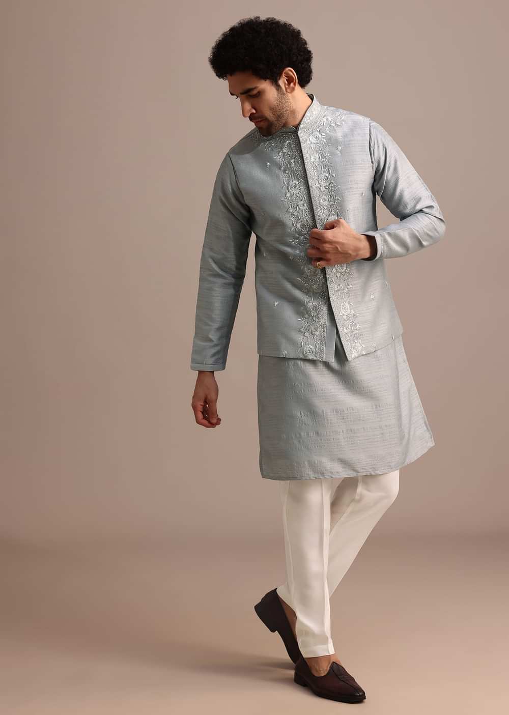 Grey Kurta Jacket Set With Thread Work And Mirror Embroidery For Men