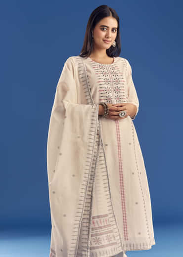 Ivory Thread Weave Mul Cotton Kurta Set With Dupatta