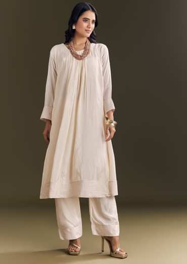 Ivory White Resham Embroidered Kurta Pant With Beaded Neckpiece