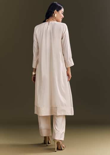 Ivory White Resham Embroidered Kurta Pant With Beaded Neckpiece