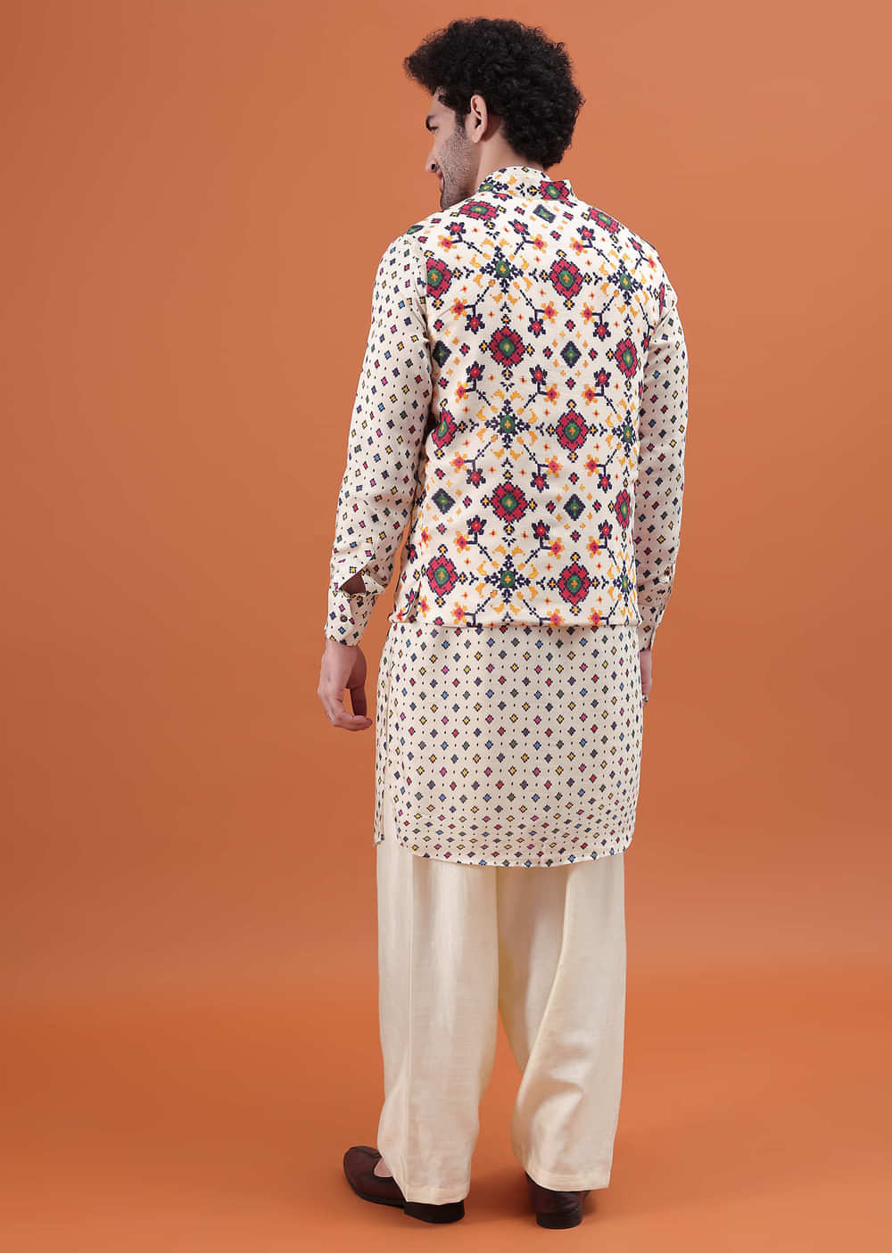 Ivory Patola Printed Kurta Jacket Set For Men