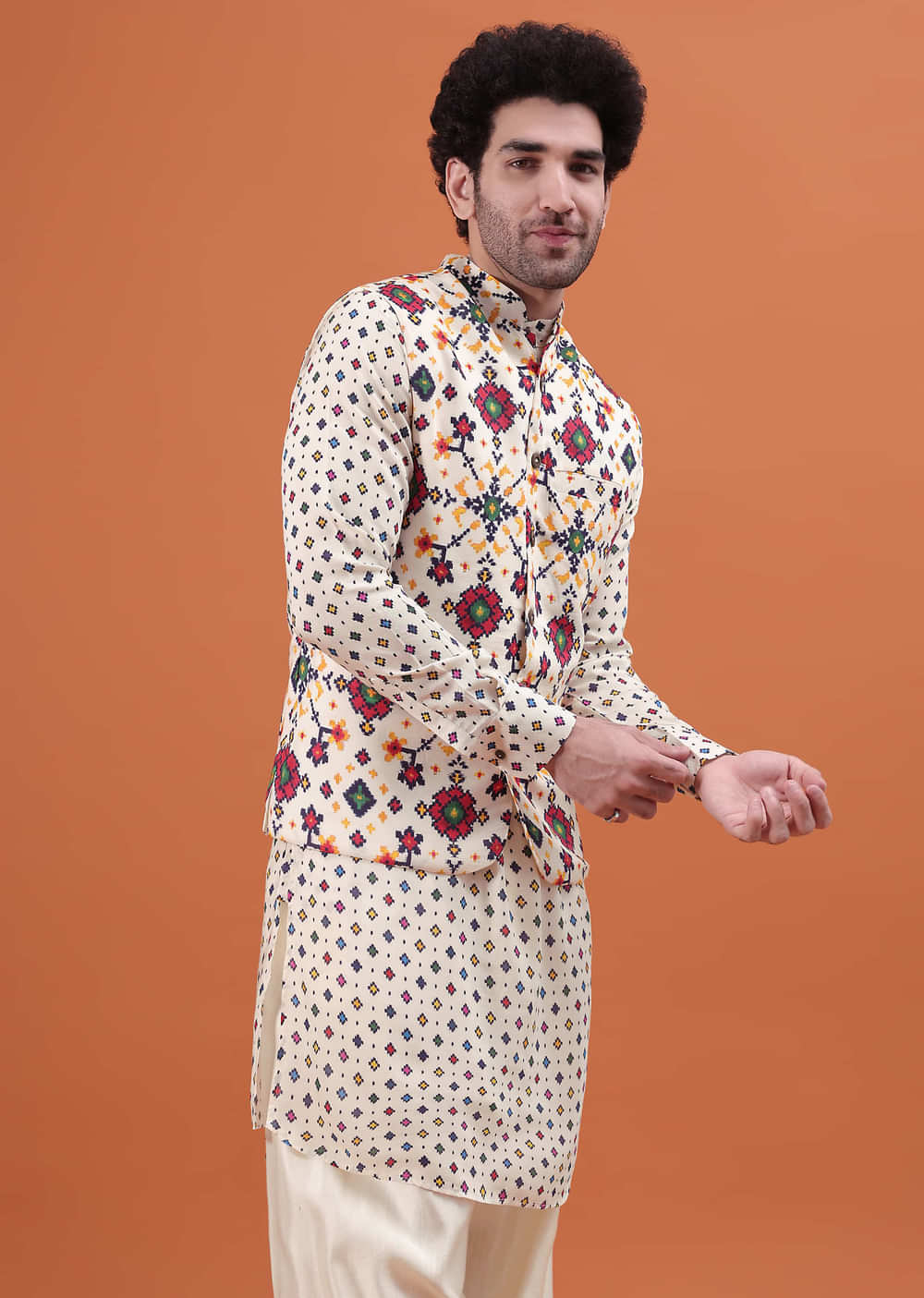 Ivory Patola Printed Kurta Jacket Set For Men