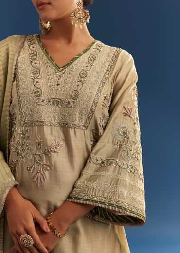 Light Green Chanderi Kurta Set With Organza Dupatta And Tassel Tie-Up Back