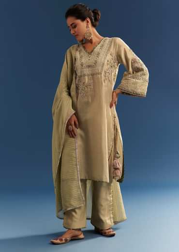 Light Green Chanderi Kurta Set With Organza Dupatta And Tassel Tie-Up Back